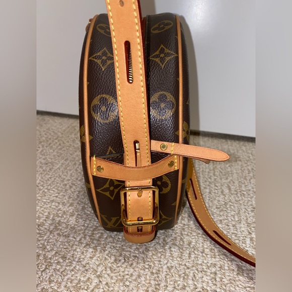 Louis Vuitton Monogram Boite Chapeau Souple MM Round Crossbody Bag - Picture 7 of 8